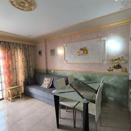 Parque Royal 1 Адехе